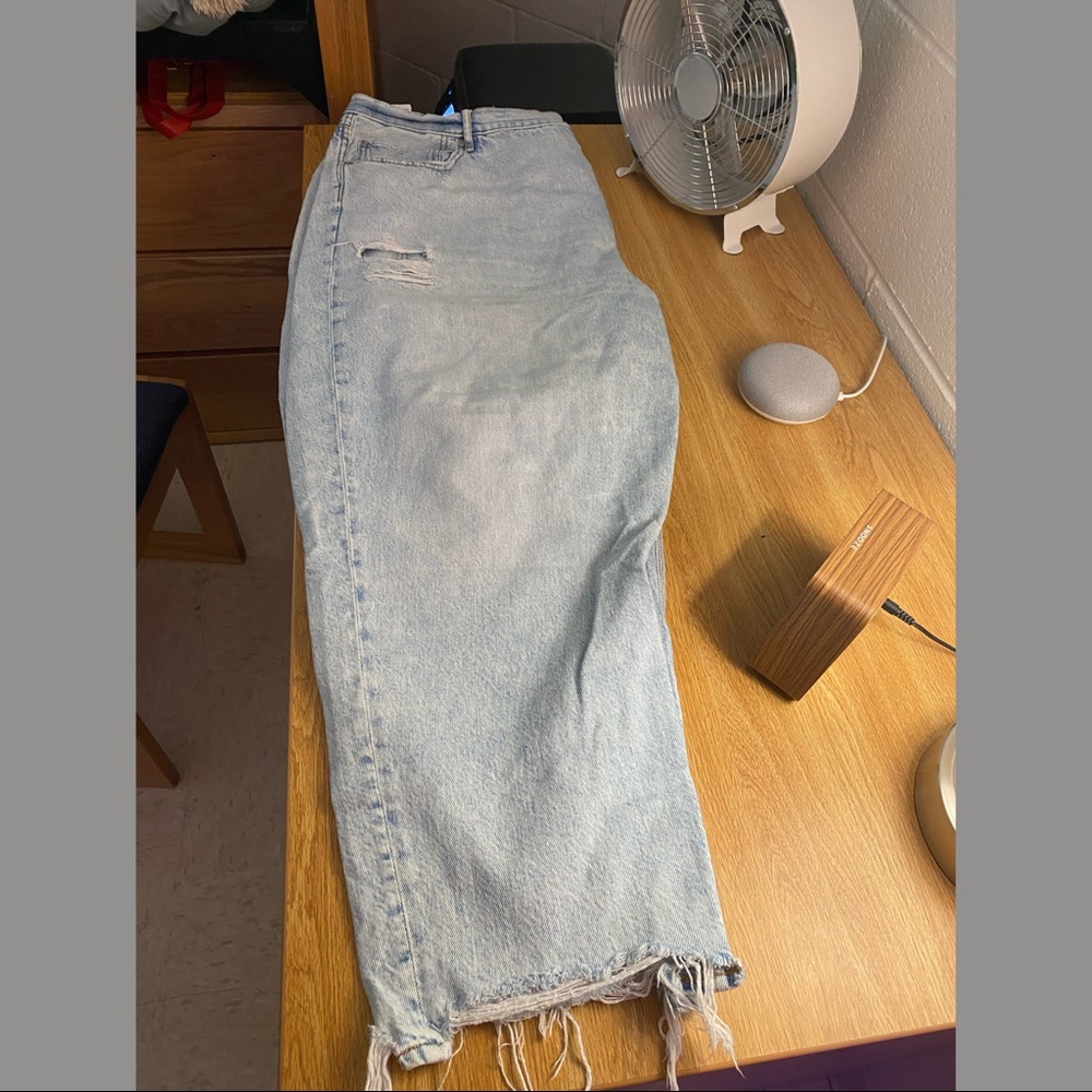American Eagle Curvy Distressed High Waisted Boyfriend Jeans Size 24